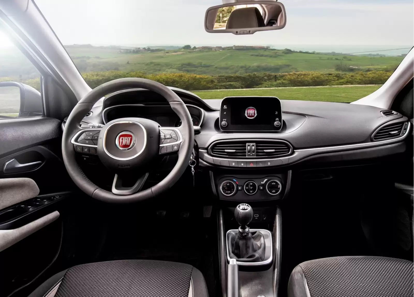 Fotografie vozu Fiat Tipo City Cross 1.0 FireFly, 74kW, Manuální převodovka výroba od 11/2020