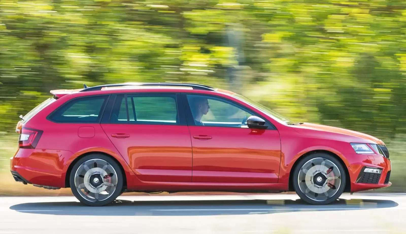Fotografie vozu Škoda Octavia Combi RS 245 Sériová 2.0, 180 kW, Benzinový výroba od 01/2017