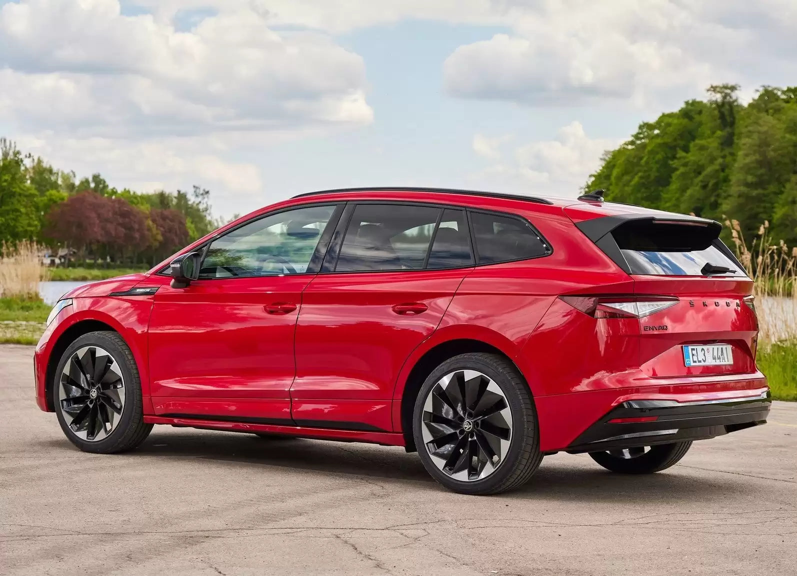 Fotografie vozu Škoda Enyaq Sportline 80x 195 kW, Elektrický, automatická převodovka, 4x4 výroba od 04/2021