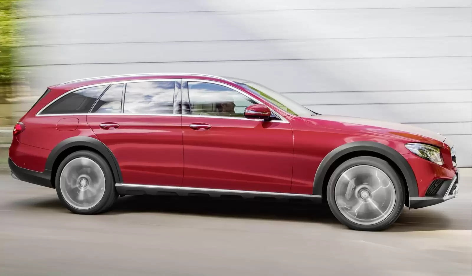 Fotografie vozu Mercedes-Benz Třída E All-Terrain 4MATIC 9G-TRONIC 2.0, 143 kW, Naftový, 4x4, Automatická převodovka výroba od 01/2017