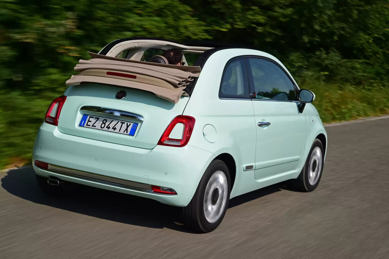 Fotografie vozu Fiat 500C Lounge Dualogic 1.2 8V, 51 kW, Benzinový, Automatická převodovka výroba od 07/2015