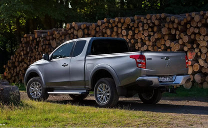 Fotografie vozu Mitsubishi L200 Plus 2.4, 133 kW, Naftový, 4x4, Automatická převodovka výroba od 10/2015