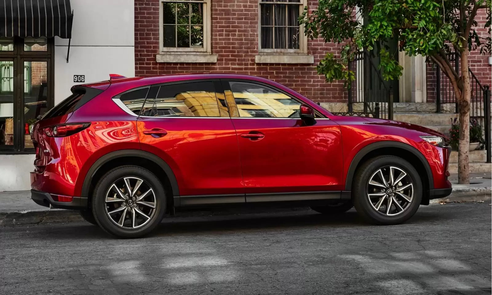 Fotografie vozu Mazda CX-5 Revolution 2.0, 121 kW, Benzinový, 4x4 výroba od 06/2016