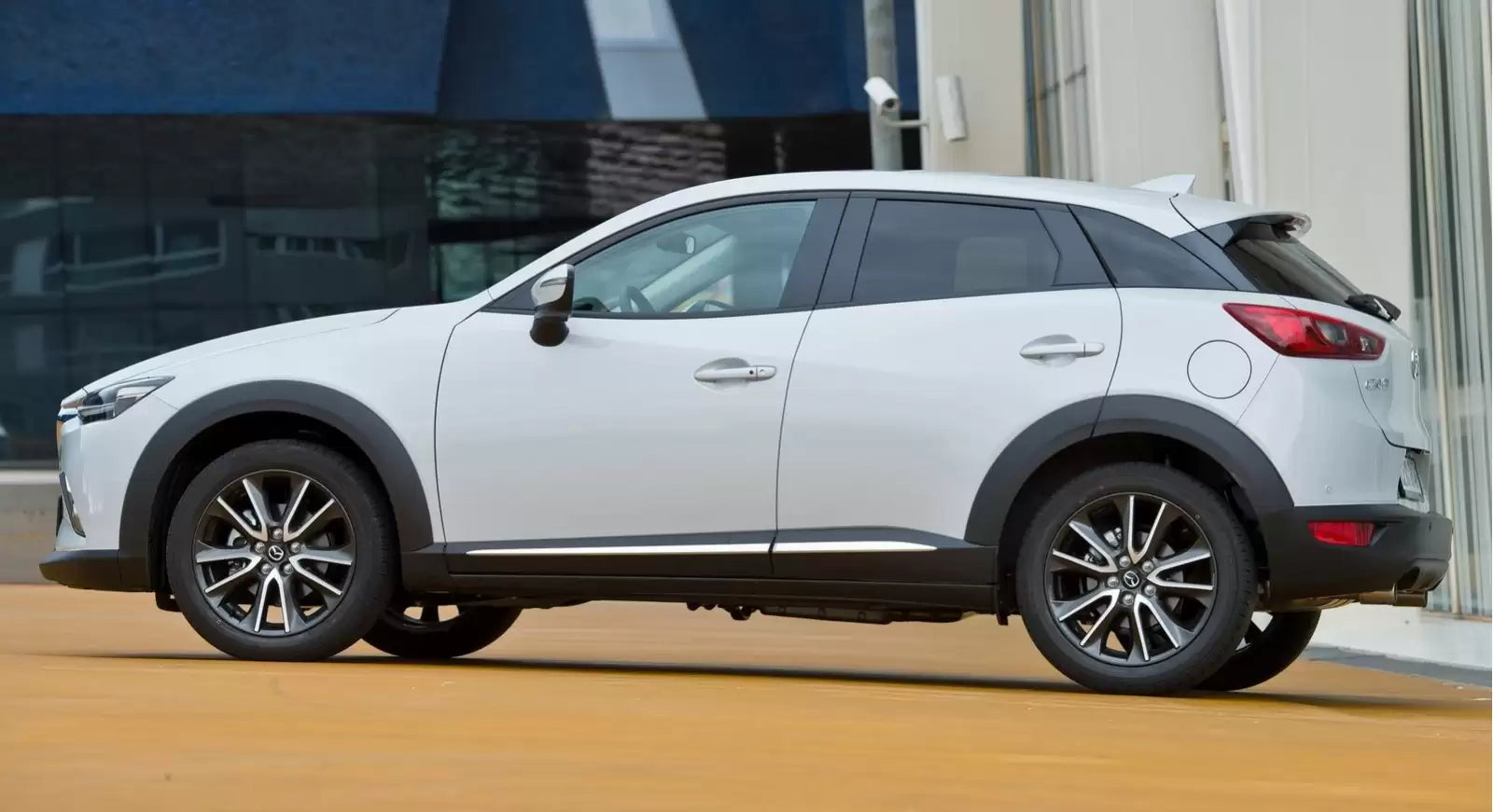 Fotografie vozu Mazda CX-3 Attraction 2.0, 88 kW, Benzinový, Automatická převodovka výroba od 06/2015