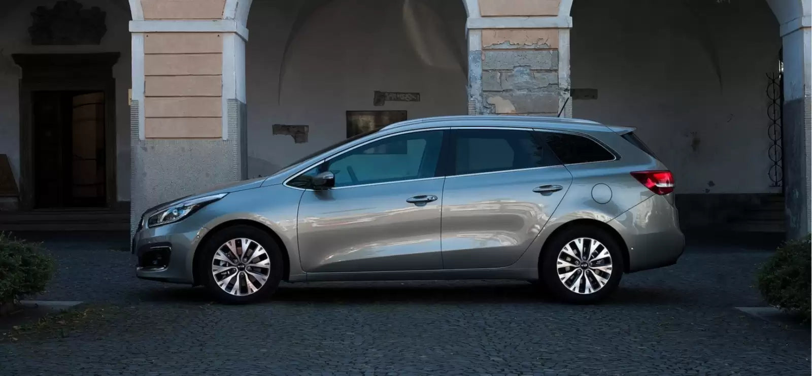 Fotografie vozu KIA cee´d Sportswagon Exclusive 1.6, 99 kW, Benzinový výroba od 09/2015