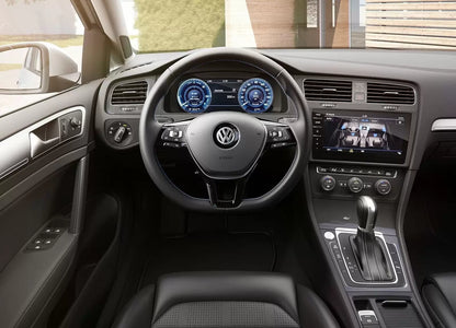 Fotografie vozu Volkswagen Golf VII e-Golf Sériová 100kW, 100 kW, Elektrický, Automatická převodovka výroba od 04/2017
