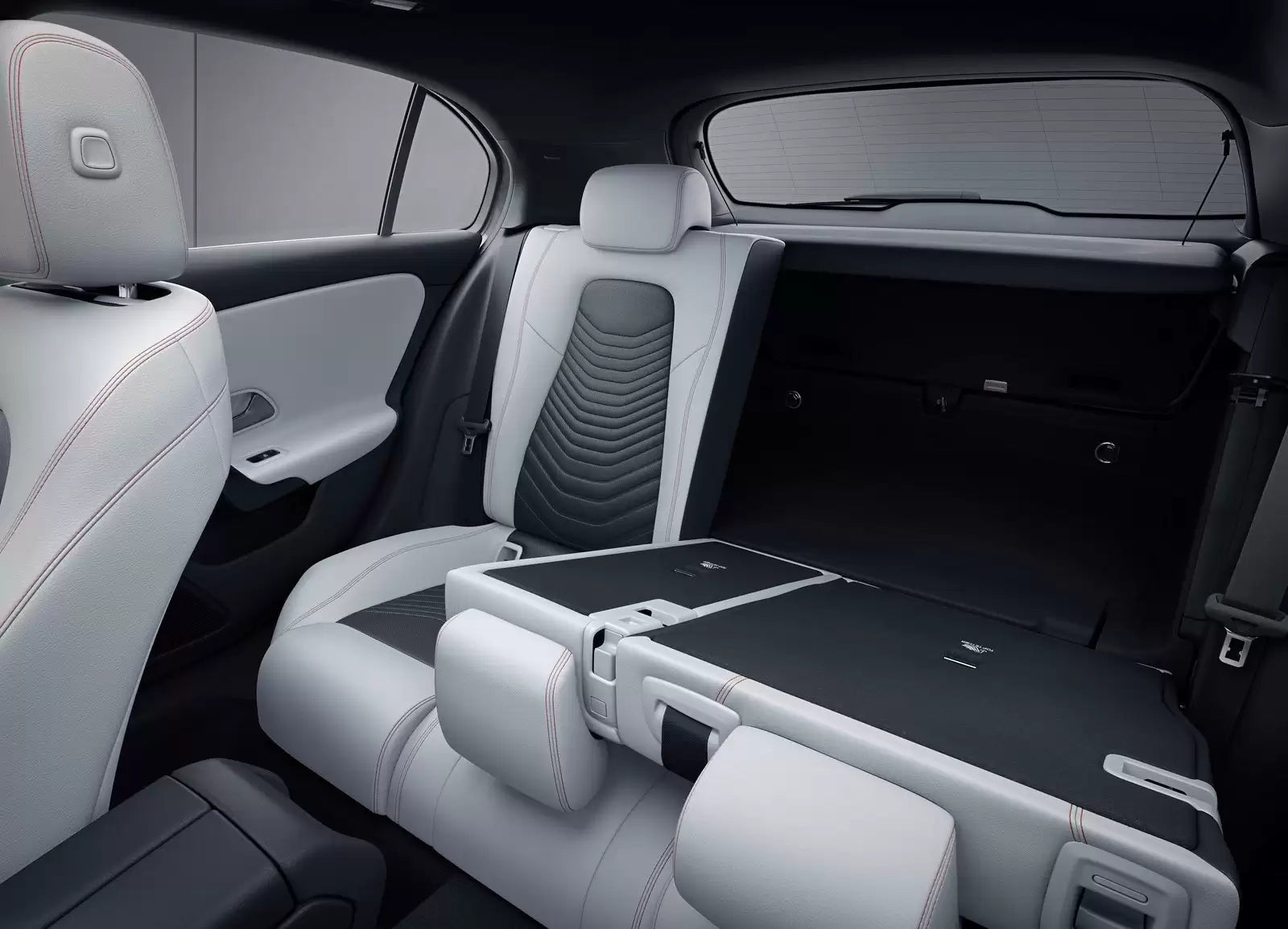 Fotografie vozu Mercedes-Benz Třída A Advantage 180, 100 kW, Benzínový, Automatická převodovka výroba od 05/2018