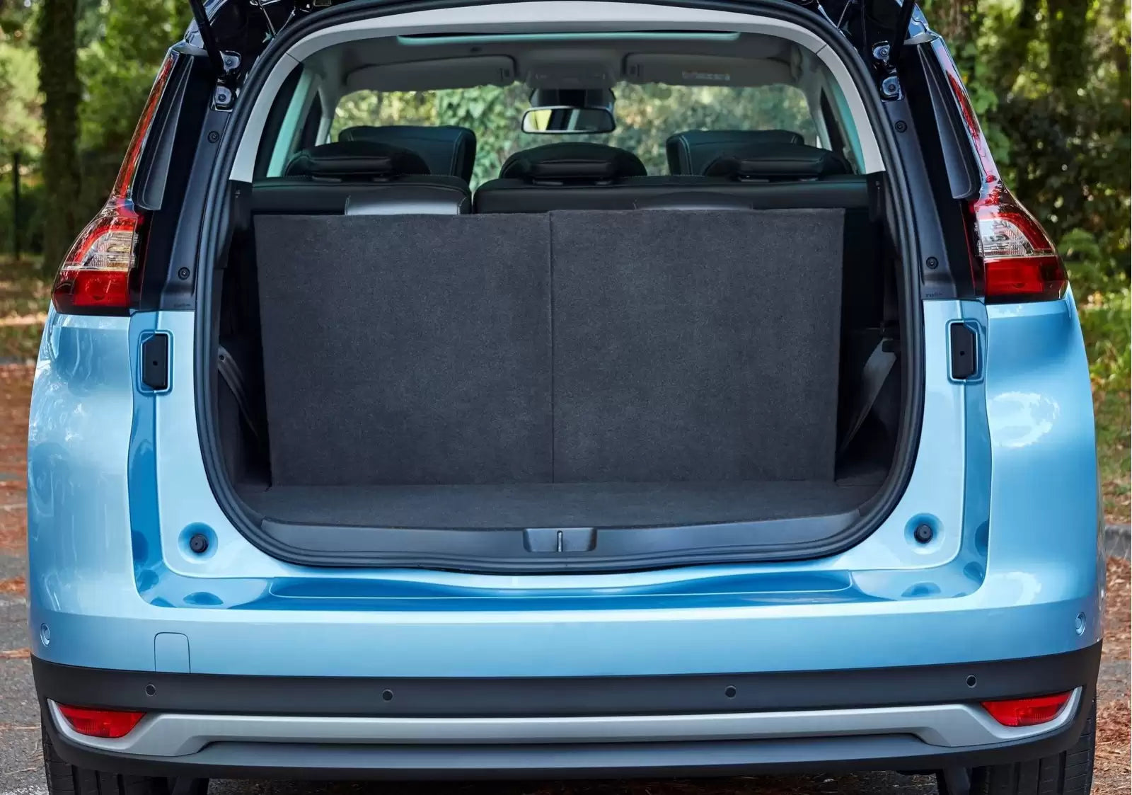 Fotografie vozu Renault Grand Scénic Bose Edition 1.6, 96 kW, Naftový výroba od 11/2016