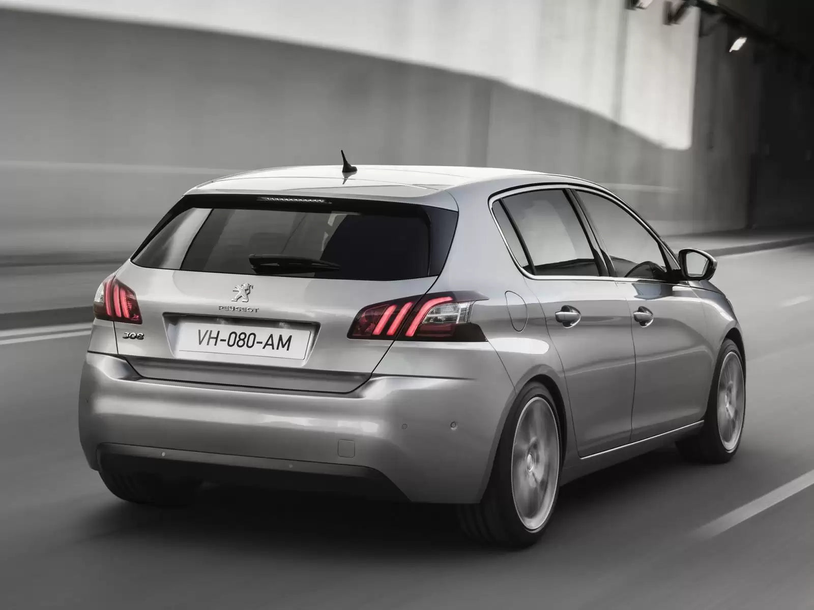 Fotografie vozu Peugeot 308 Active 1.6, 88 kW, Naftový, Automatická převodovka výroba od 06/2017