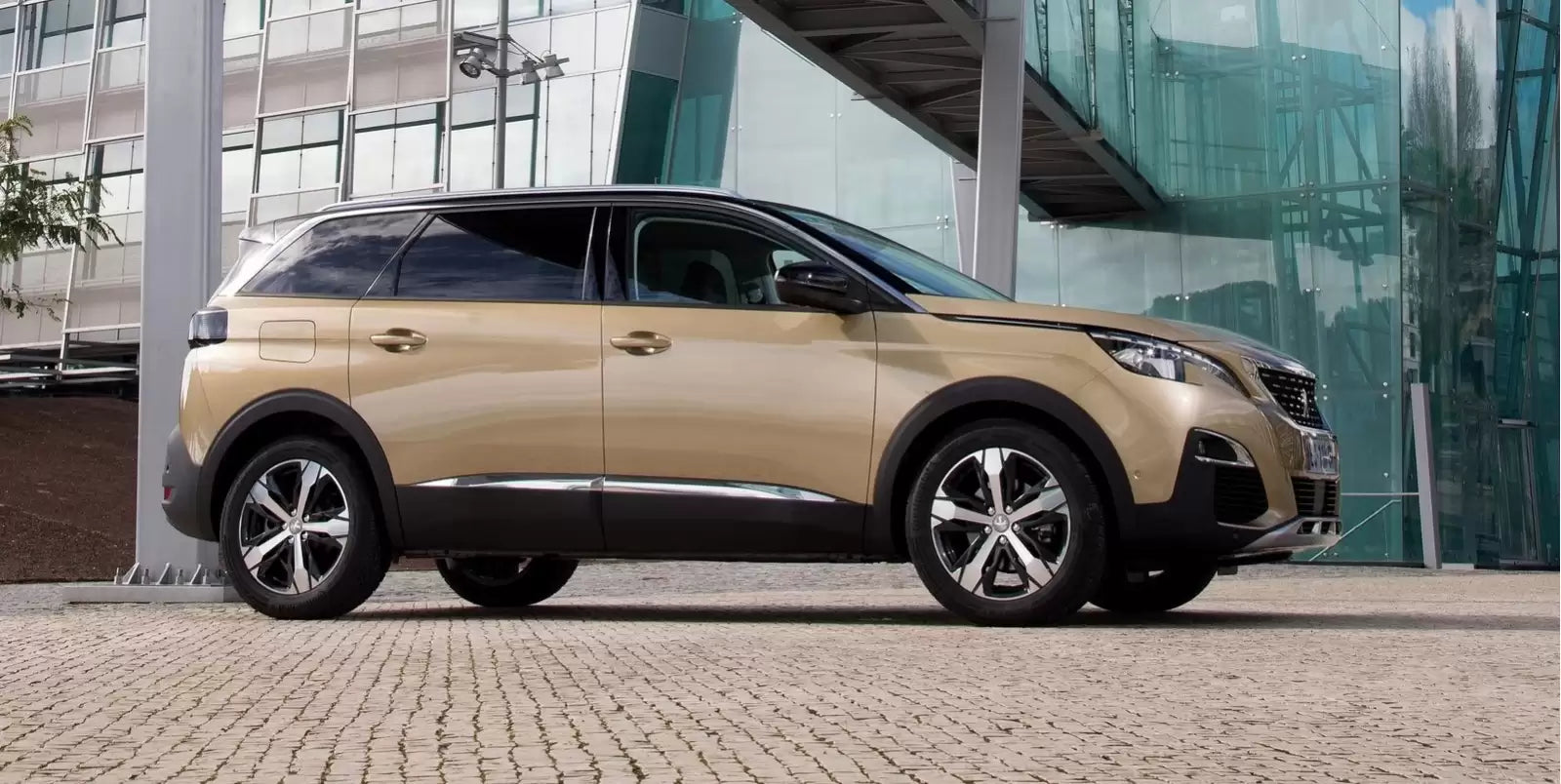Fotografie vozu Peugeot 5008 Active 1.5, 96 kW, Naftový výroba od 03/2017