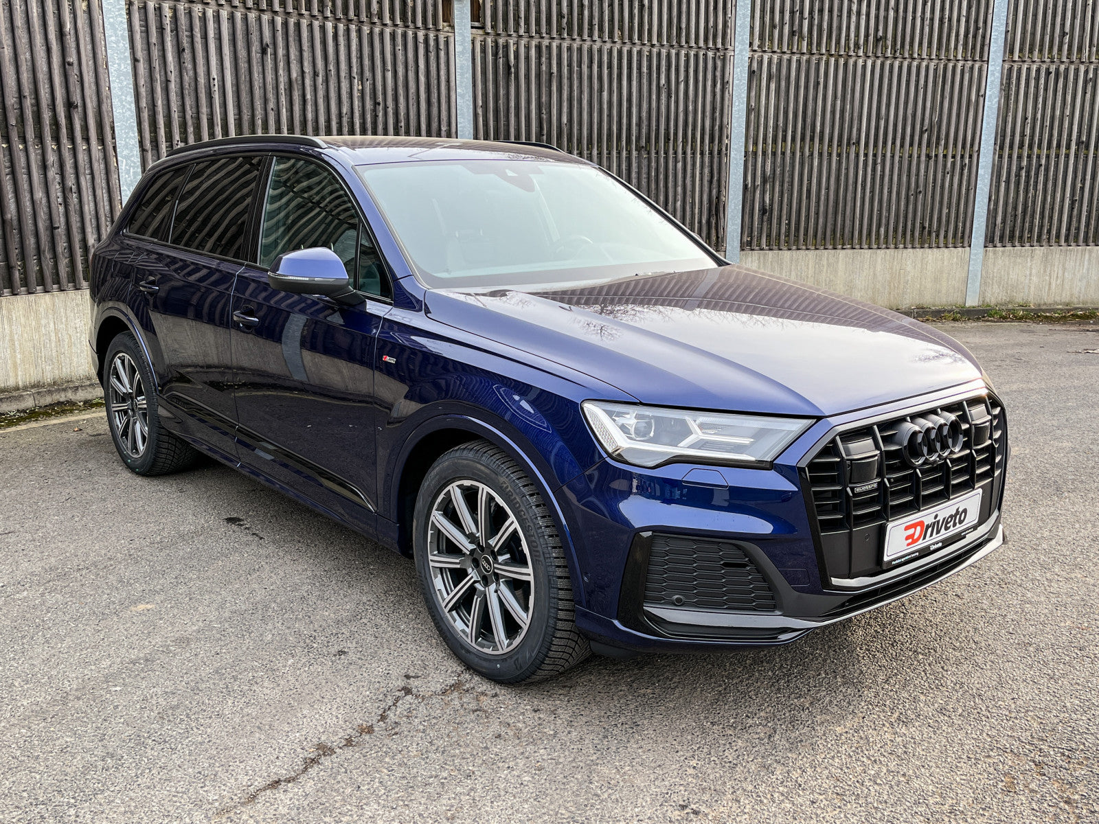 Fotografie automobilu Audi Q7 S line k pronájmu