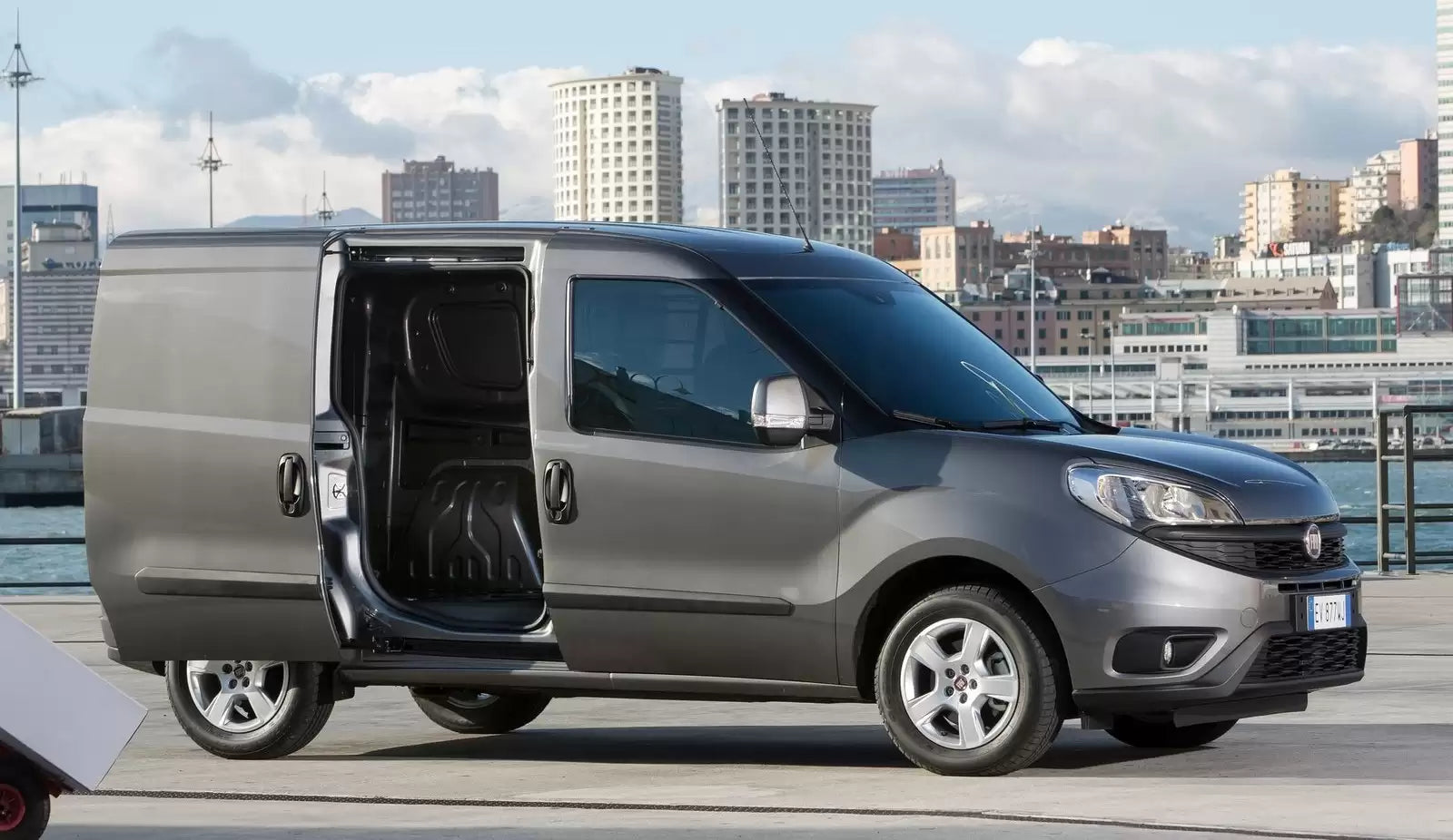 Fotografie vozu Fiat Doblo Cargo L1H1 1.3, 70 kW, Naftový výroba od 01/2015