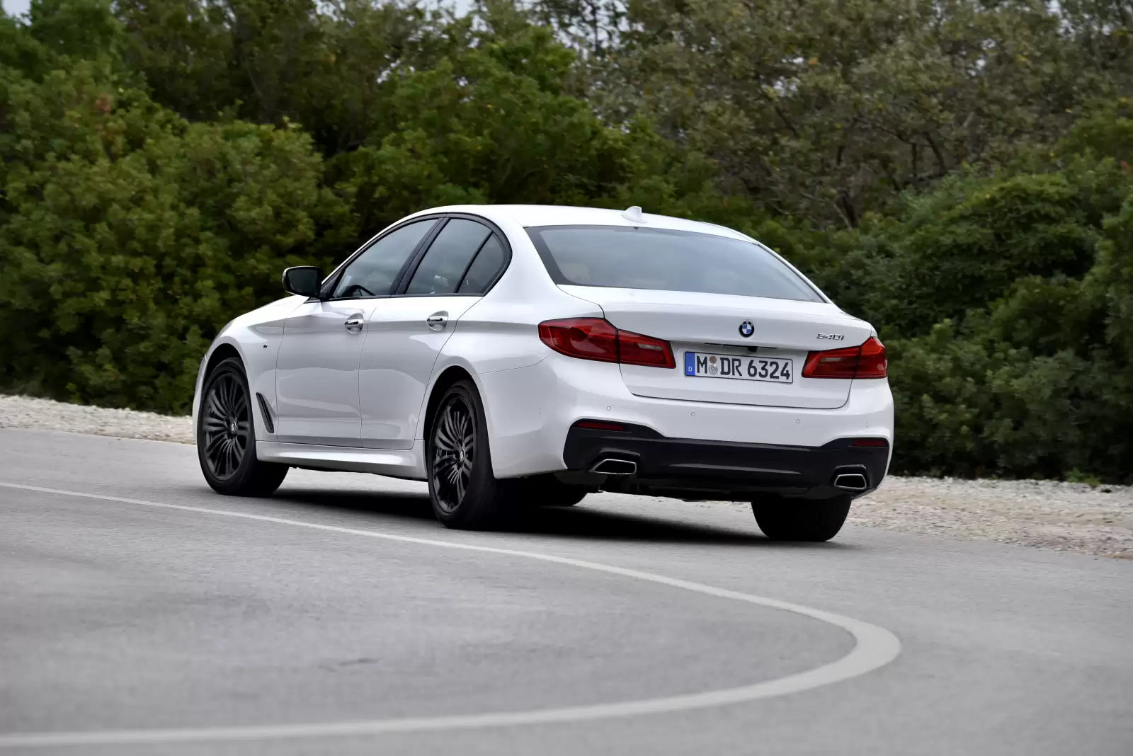 Fotografie vozu BMW Řada 5 Sedan M Sportpaket 3.0, 250 kW, Benzinový, 4x4, Automatická převodovka výroba od 02/2017