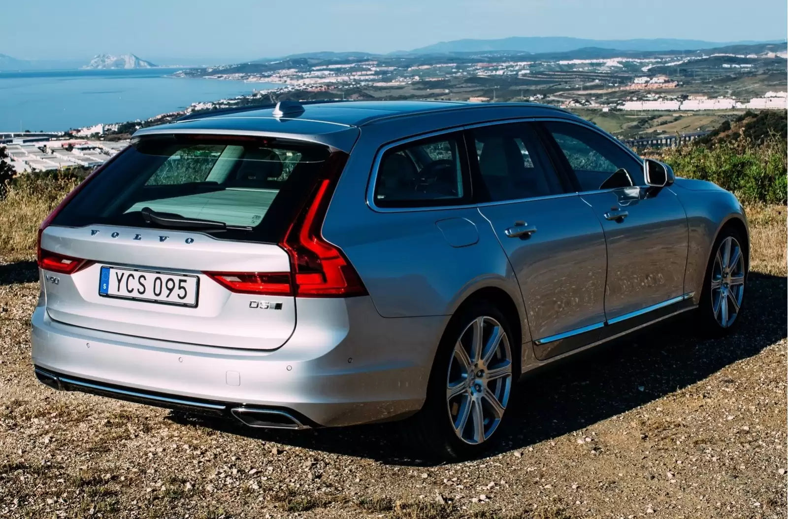 Fotografie vozu Volvo V90 Inscription 2.0, 173 kW, Naftový, 4x4, Automatická převodovka výroba od 09/2016