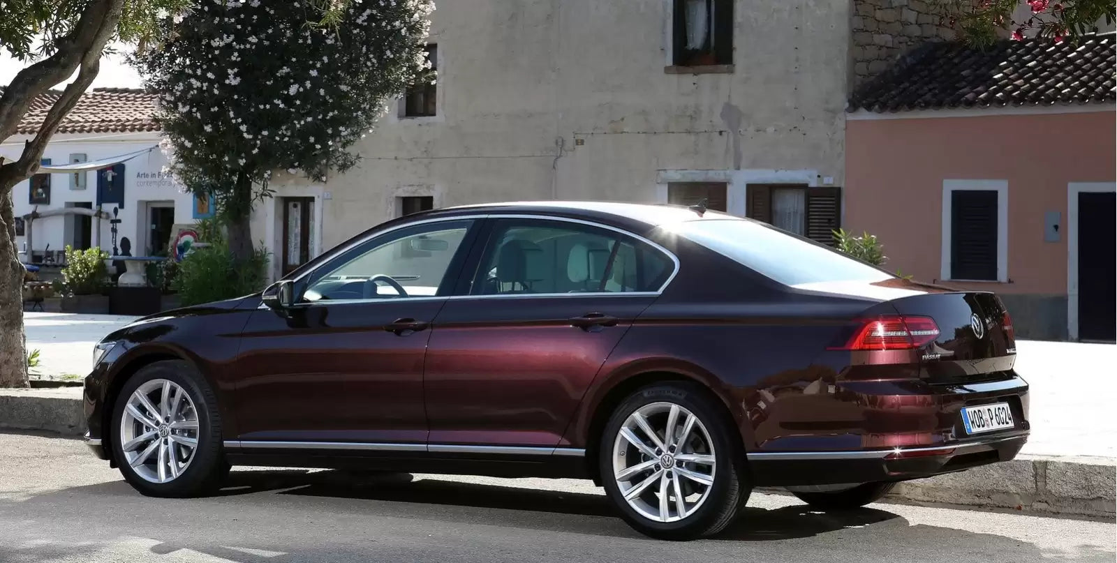 Fotografie vozu Volkswagen Passat Sedan Comfortline 2.0 TDI BMT, 110 kW, Naftový, Automatická převodovka výroba od 10/2014