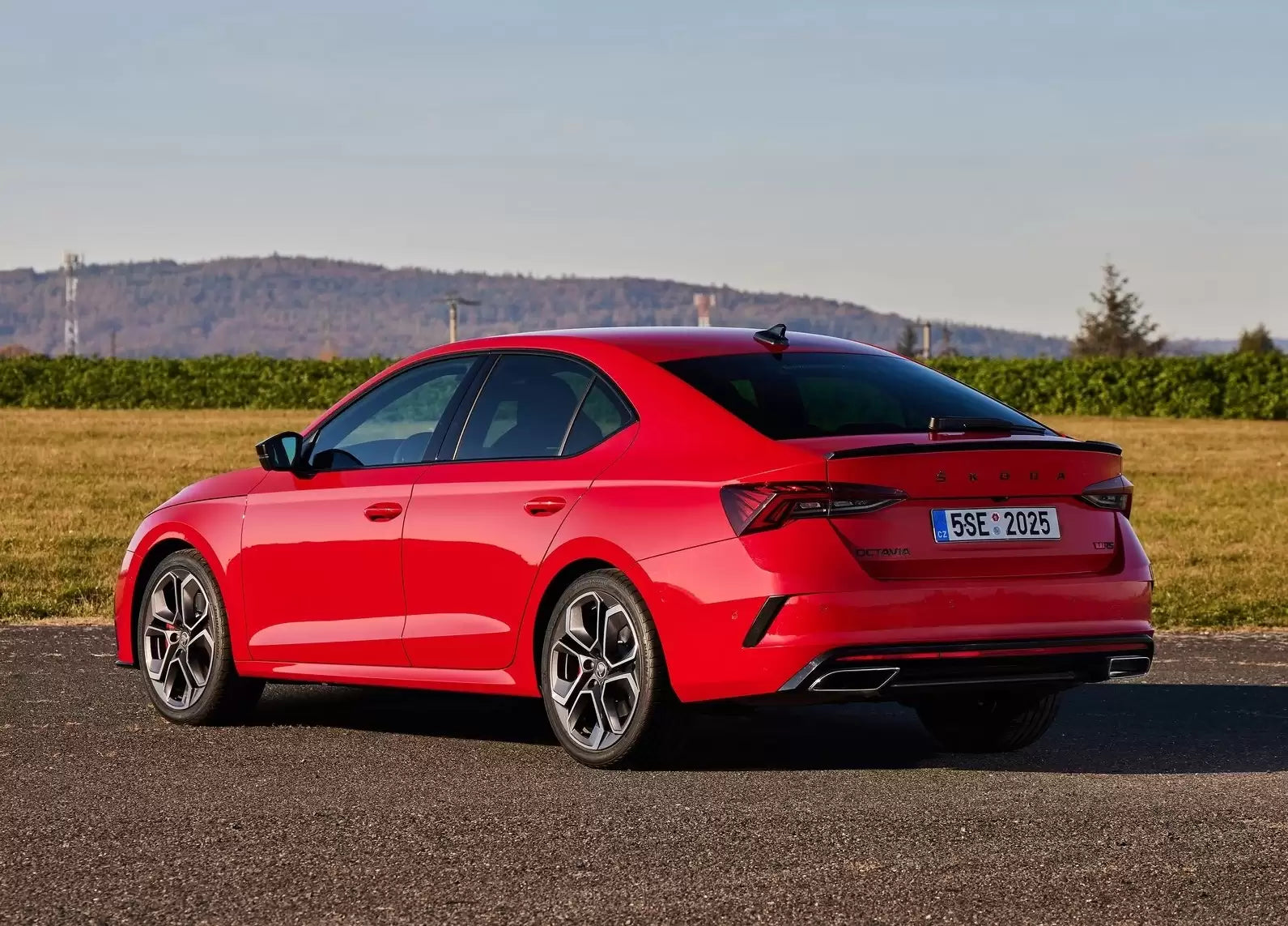 Fotografie vozu Škoda Octavia RS 2.0 TSI 180 kW automatická převodovka výroba od 09/2020