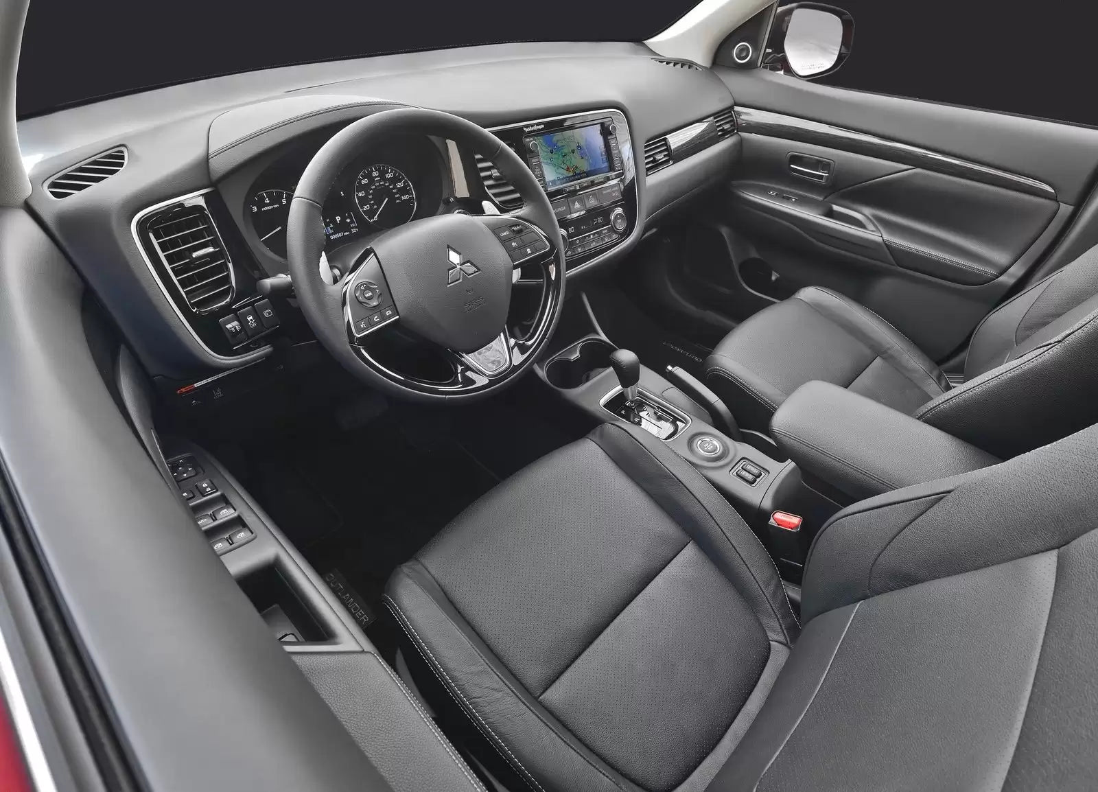Fotografie vozu Mitsubishi Outlander Intense+ 2.2, 110 kW, Naftový, 4x4 výroba od 10/2015
