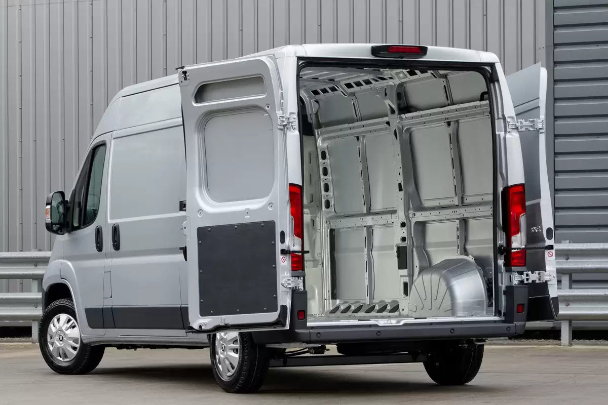 Fotografie vozu Peugeot Boxer Furgon 3500 L2H2 2.0, 81 kW, Naftový výroba od 07/2014