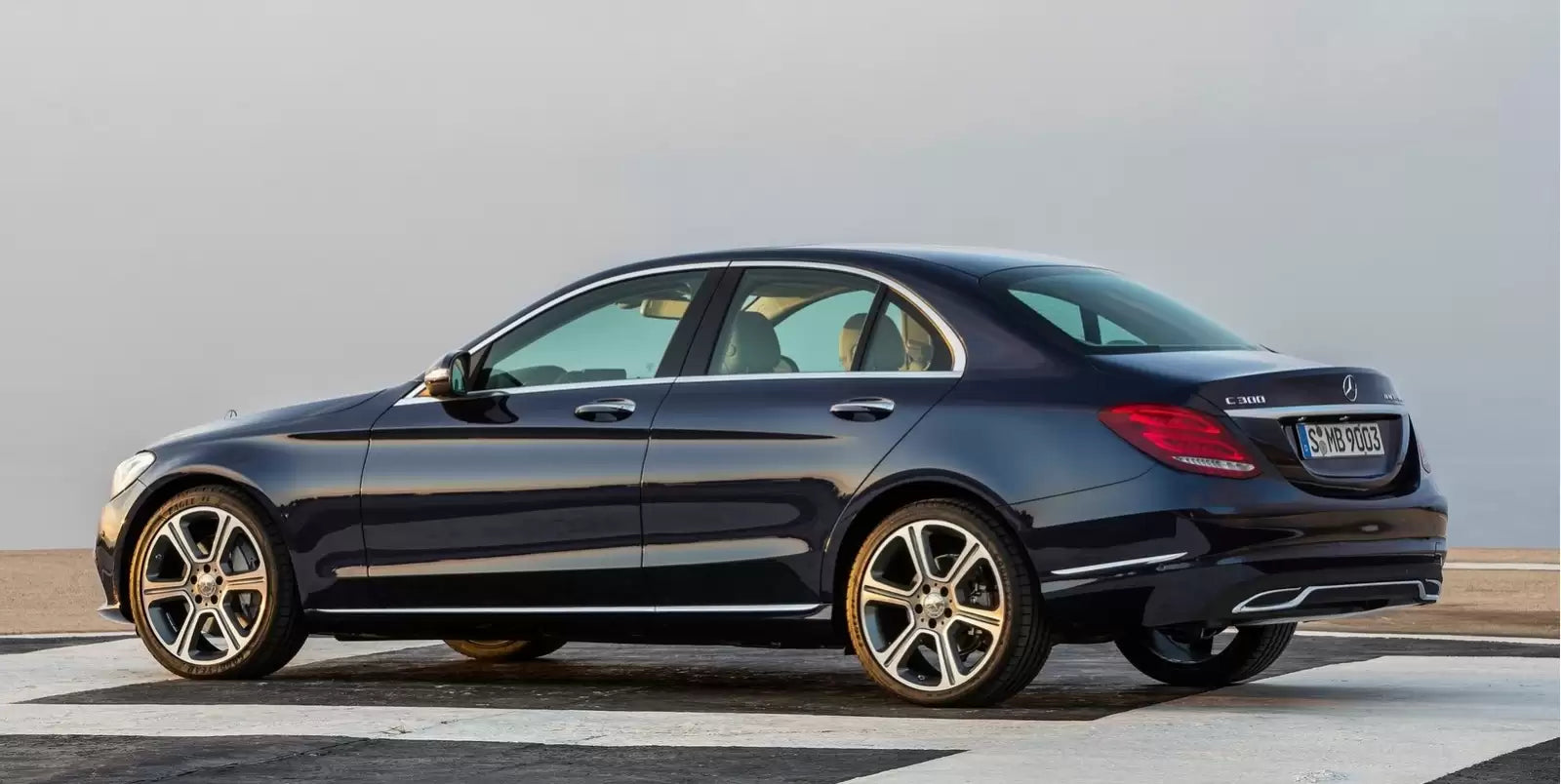 Fotografie vozu Mercedes-Benz Třída C Sedan AMG Line PLUS 1.6, 100 kW, Naftový, Automatická převodovka výroba od 10/2015
