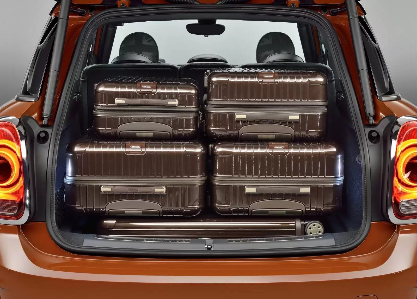 Fotografie vozu MINI Countryman ALL4 Steptronic 1.5, 165 kW, Hybridní, 4x4, Automatická převodovka výroba od 07/2017