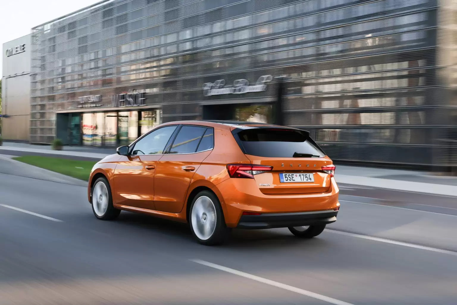 Fotografie vozu Škoda Fabia 130 let 1.0 TSI, 85 kW, Benzinový, Automatická převodovka výroba od 09/2021