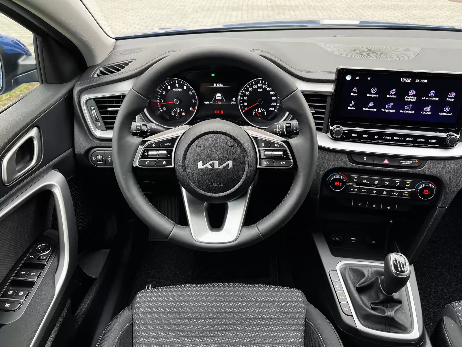 Fotografie vozu KIA Ceed Sportswagon EDICE 30 1.5, 103 kW, Benzínový, Manuál výroba od 01/2023