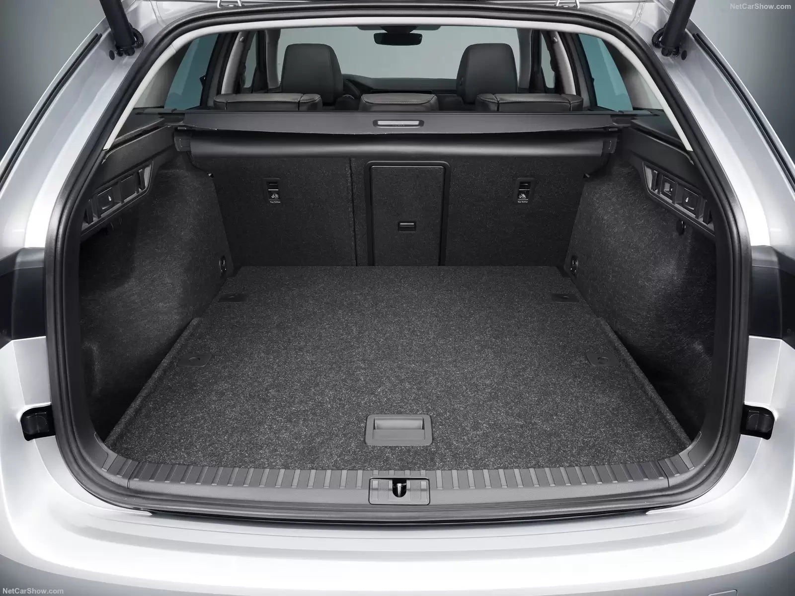 Fotografie vozu Škoda Octavia Combi 125 LET 1.0 TSI, 81 kW, Benzinový výroba od 04/2020