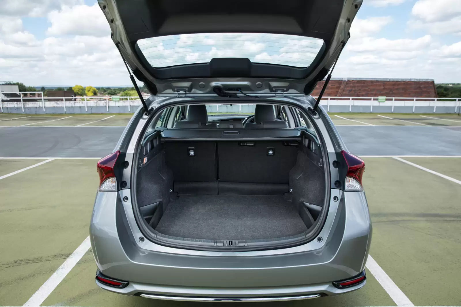 Fotografie vozu Toyota Auris Touring Sports Comfort 1.4, 66 kW, Naftový výroba 09/2015 - 01/2017