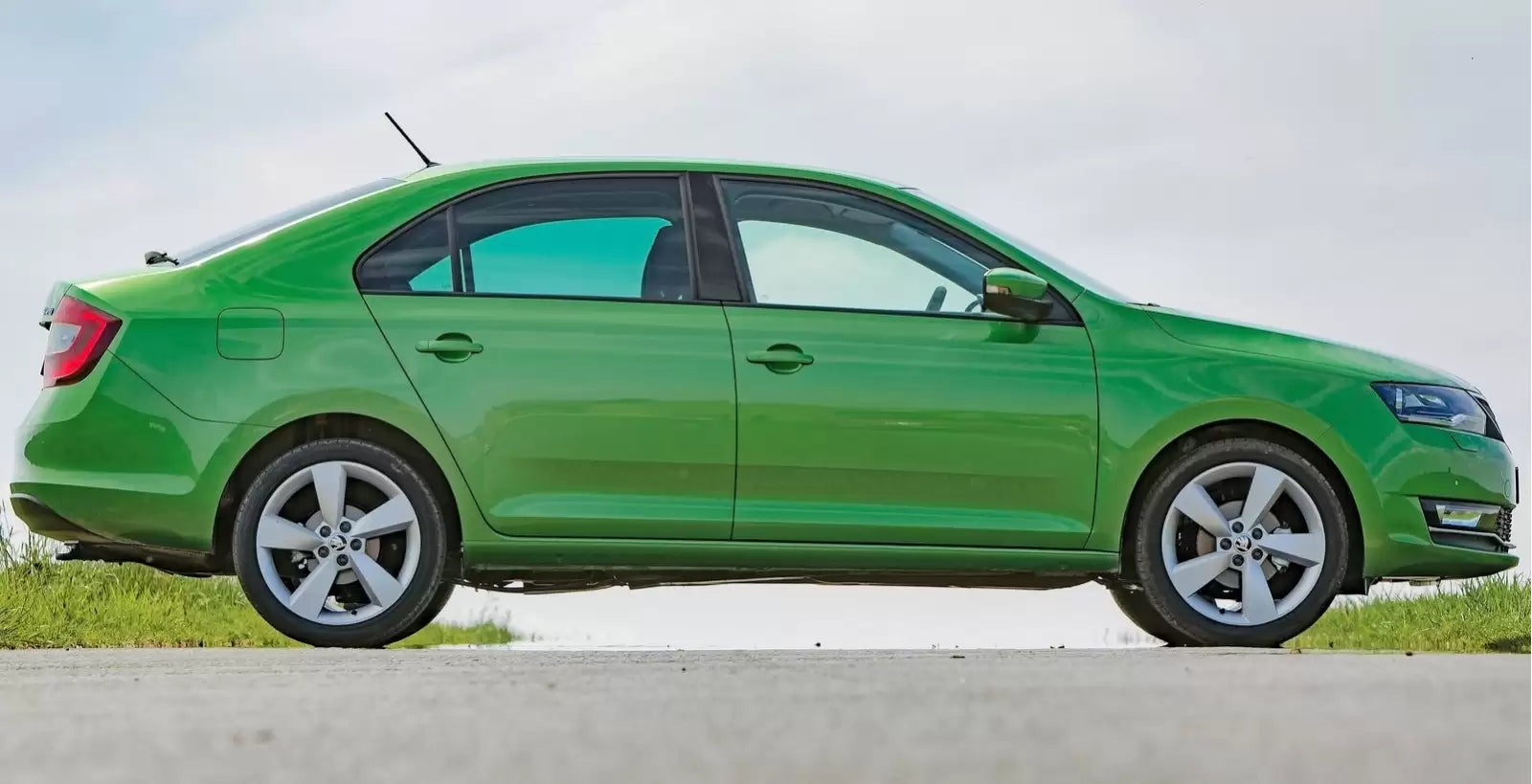 Fotografie vozu Škoda Rapid Active 1.0 TSI, 70 kW, Benzinový výroba od 05/2017