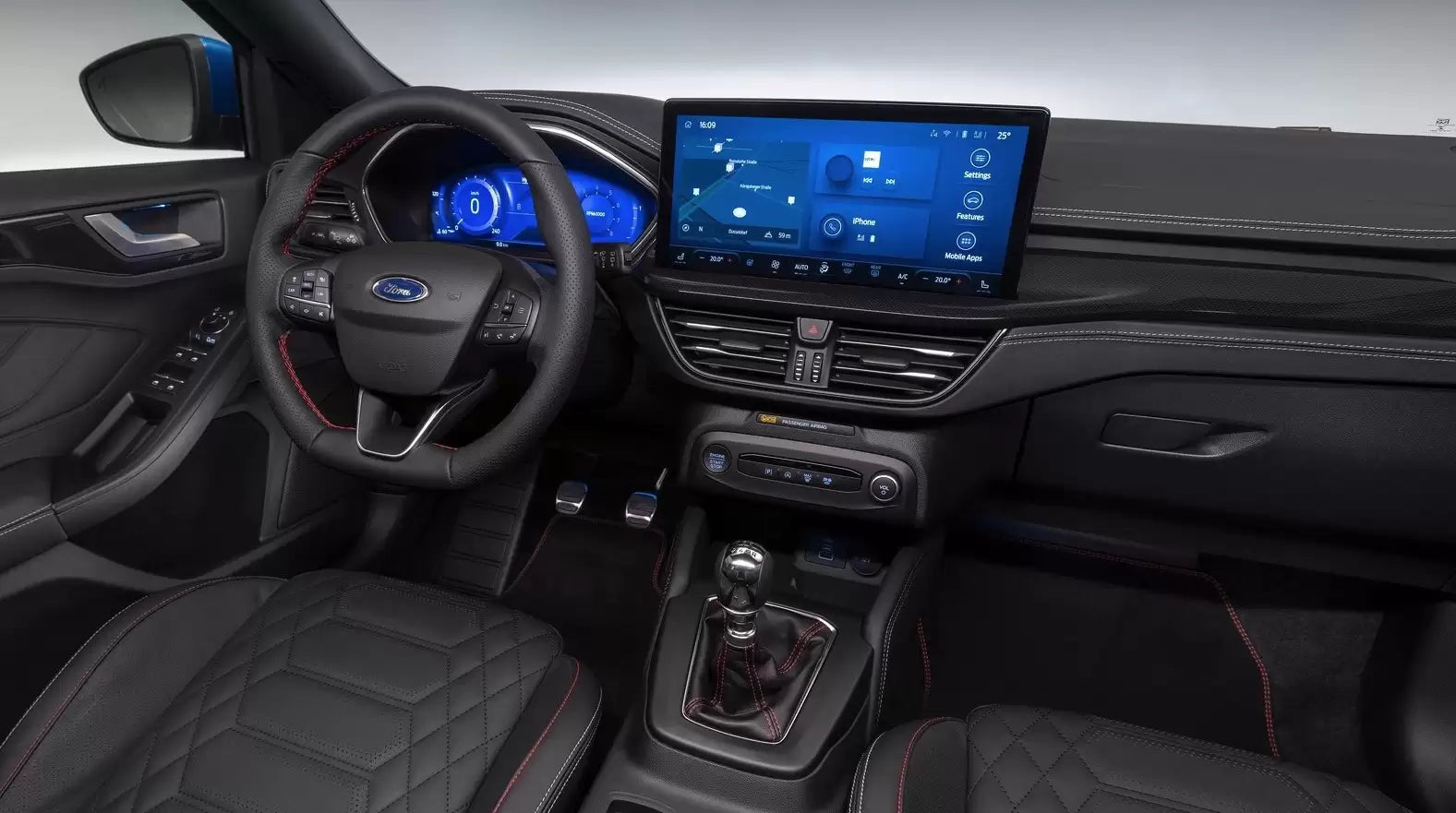 Fotografie vozu Ford Focus Titanium 1.0, 114 kW, Benzinový, Automatická převodovka výroba od 03/2022