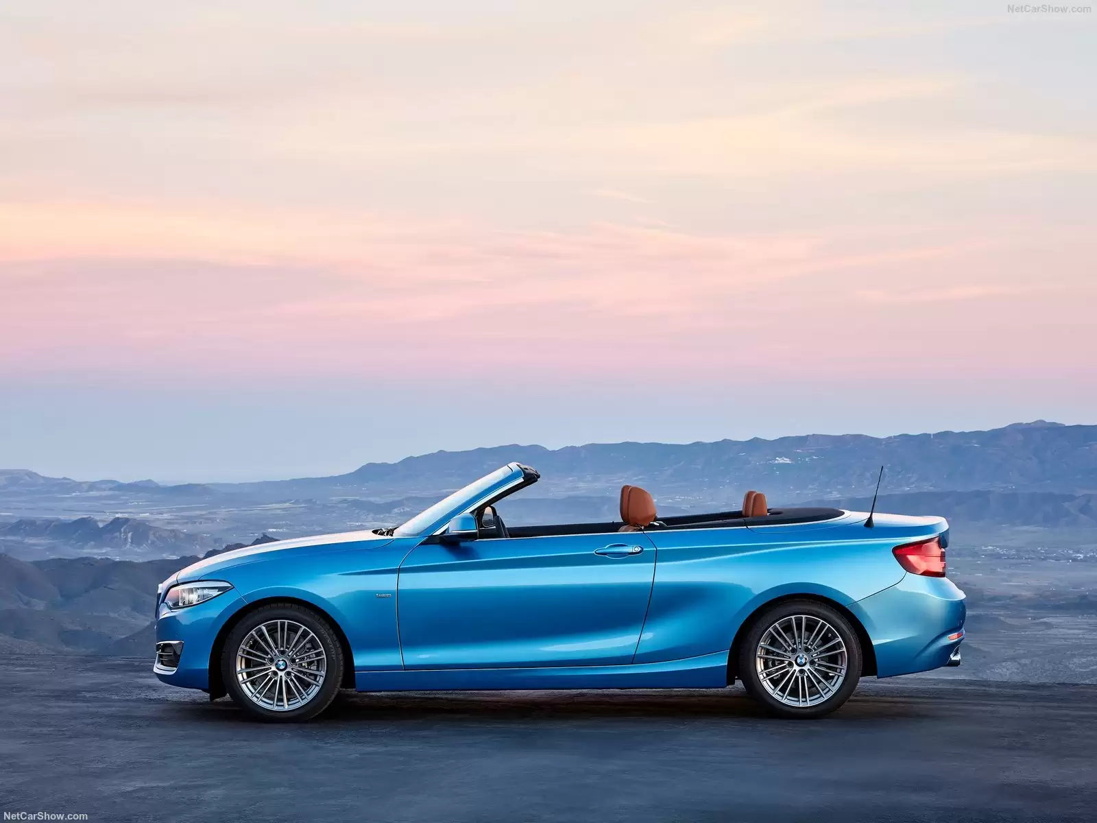 Fotografie vozu BMW Řada 2 (F23) Cabrio Sport 3.0, 250 kW, Benzinový, 4x4, Automatická převodovka výroba od 07/2016