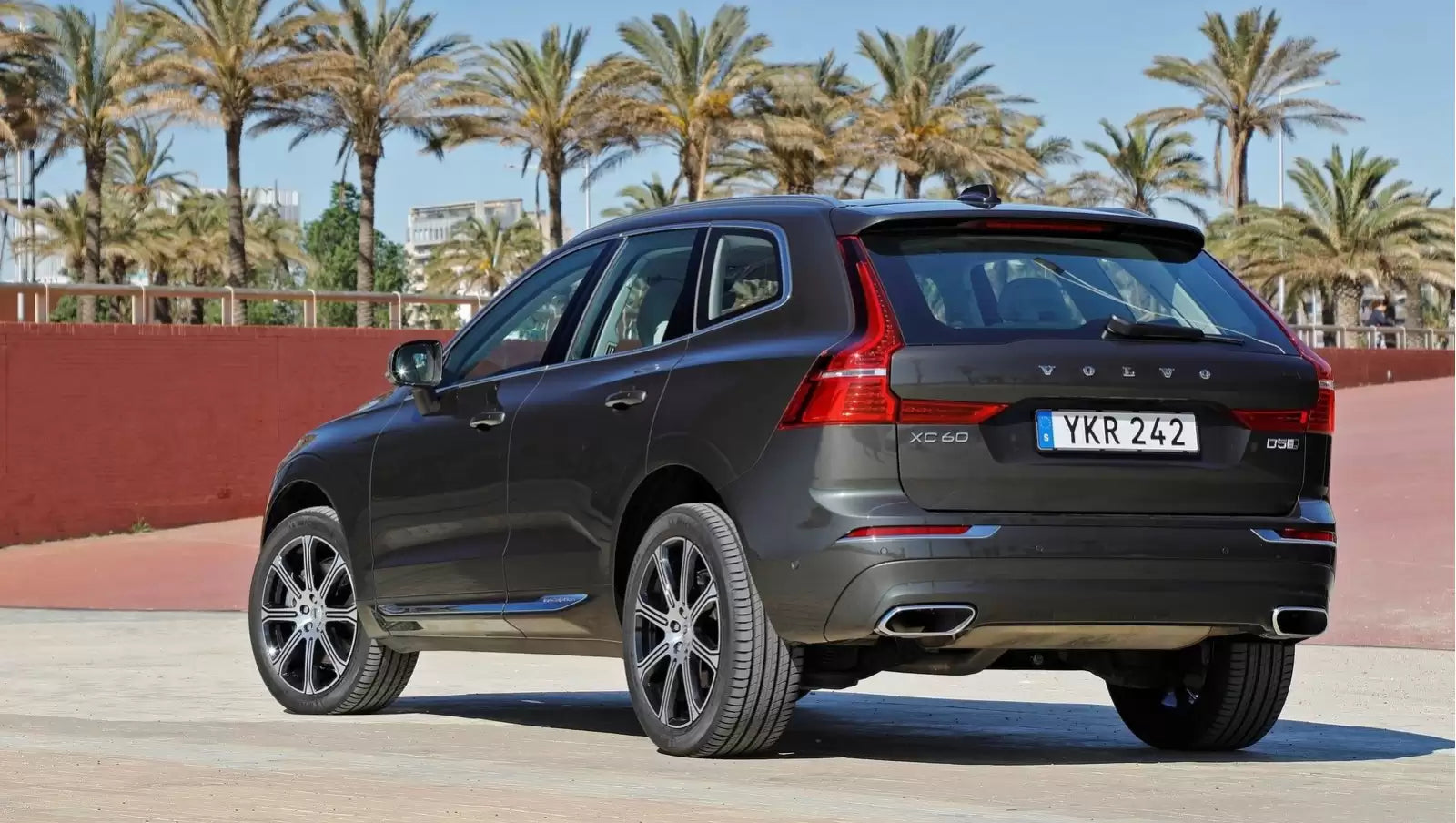 Fotografie vozu Volvo XC60 Momentum 2.0 D4, 140 kW, Naftový, Automatická převodovka výroba od 05/2017
