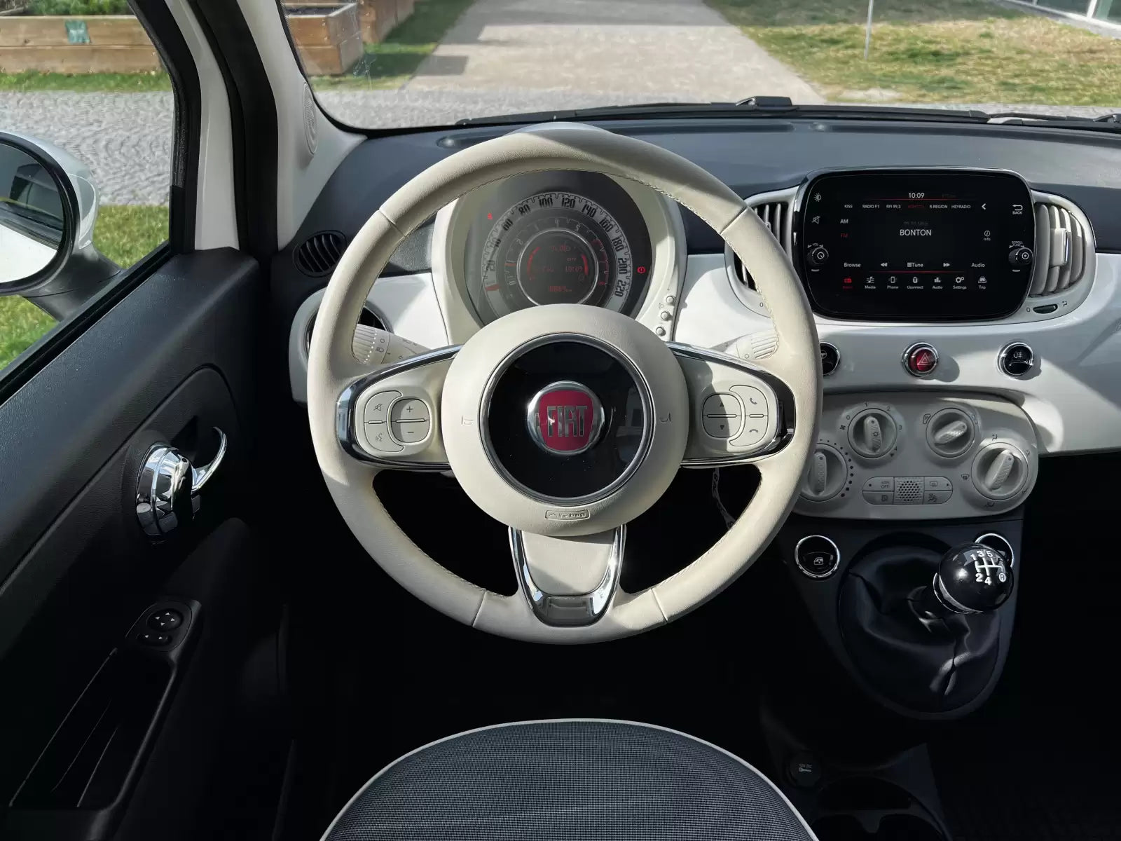 Fotografie vozu Fiat 500 Lounge 1.2 8V Eco, 51 kW, Benzinový výroba od 01/2017