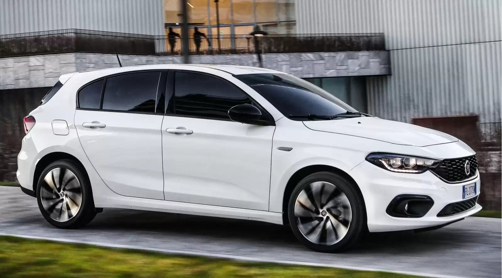 Fotografie vozu Fiat Tipo City Cross 1.0 FireFly, 74kW, Manuální převodovka výroba od 11/2020