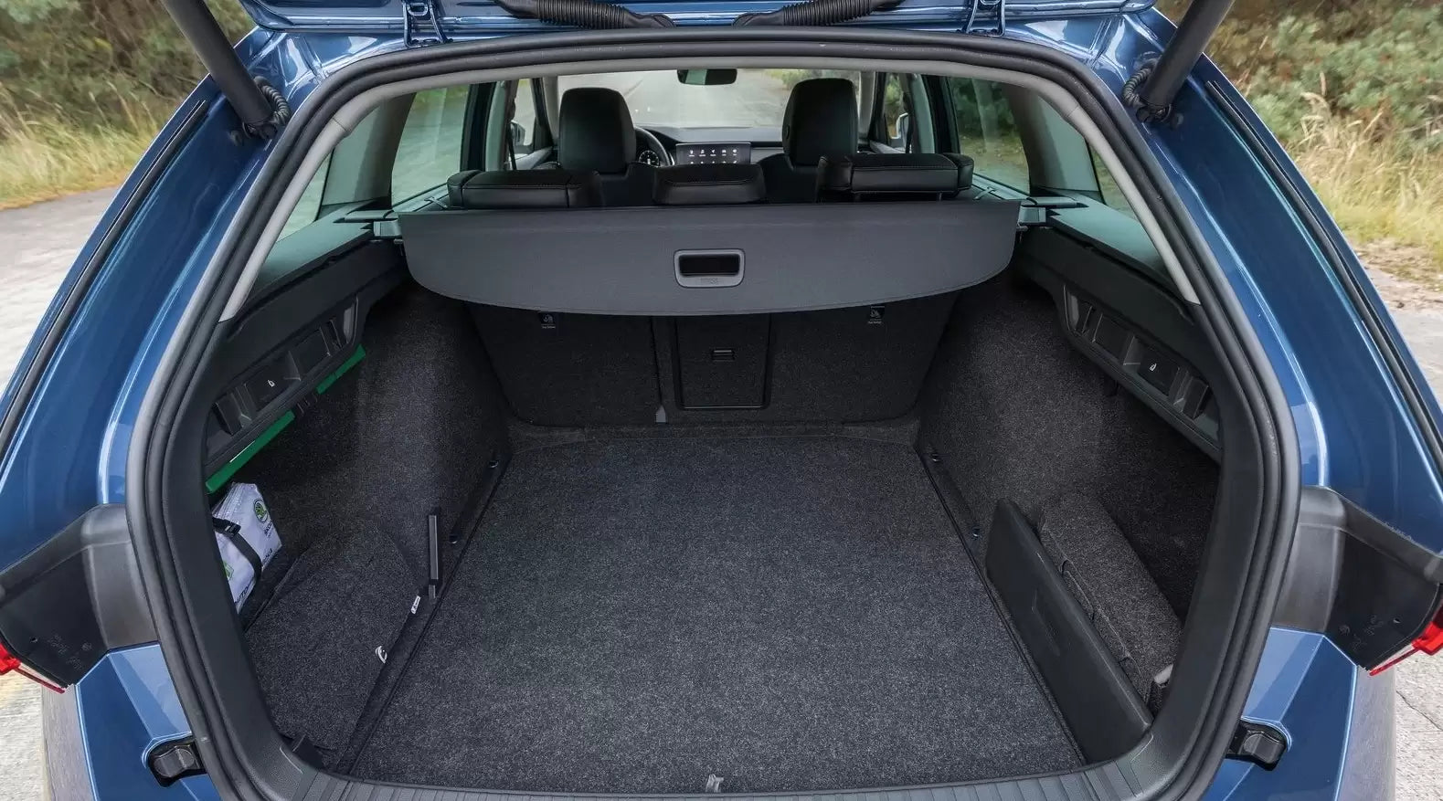 Fotografie vozu Škoda Octavia Combi Scout Scout 2.0 TDI, 147 kW, automatická převodovka, Naftový 4x4 výroba od 10/2020