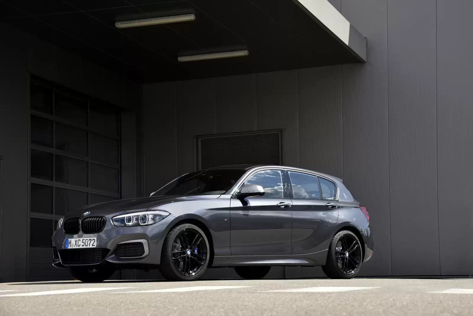 Fotografie vozu BMW Řada 1 Sport 3.0, 250 kW, Benzinový, 4x4, Automatická převodovka výroba od 07/2016