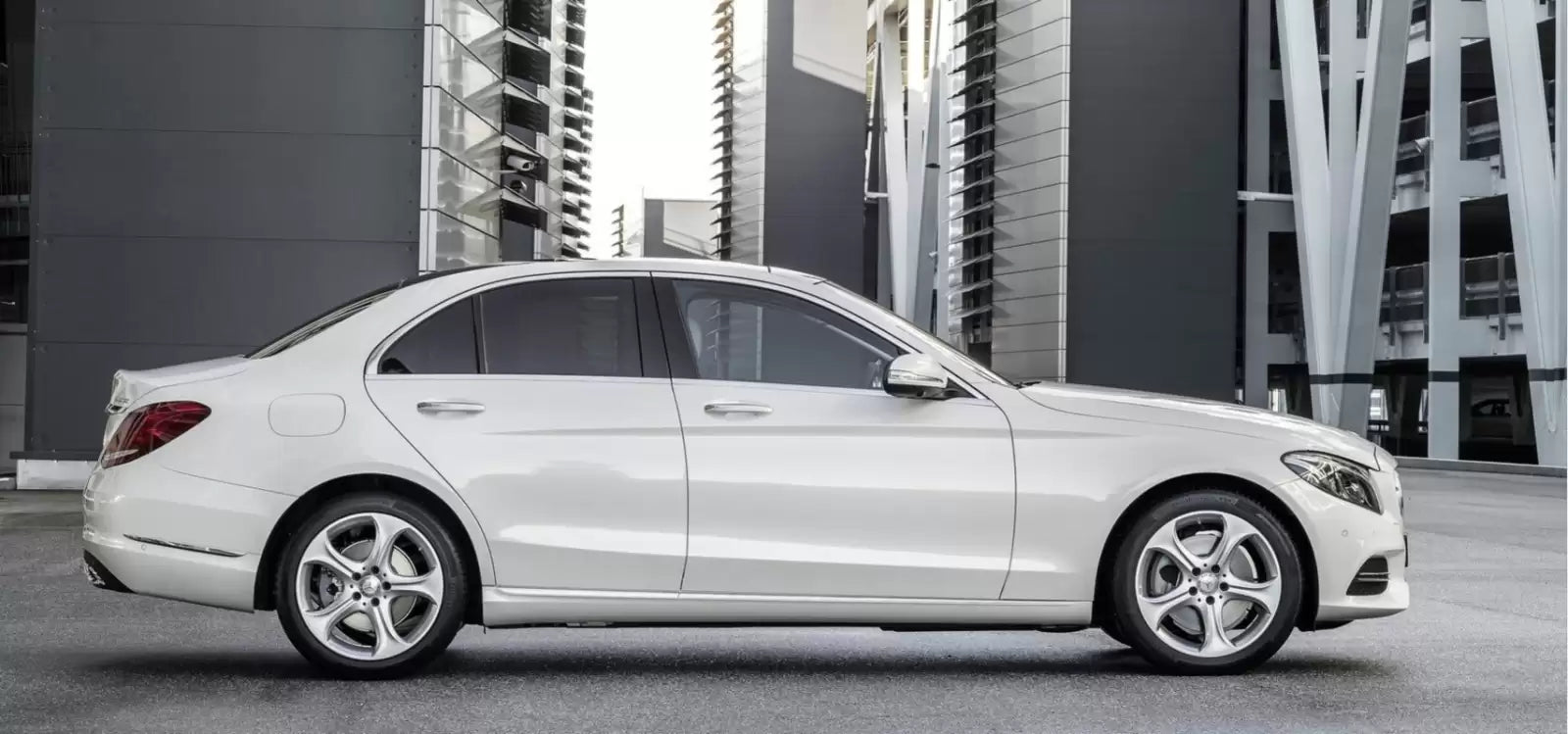 Fotografie vozu Mercedes-Benz Třída C Sedan 4MATIC 9G-TRONIC 2.1, 125 kW, Naftový, 4x4, Automatická převodovka výroba od 10/2016