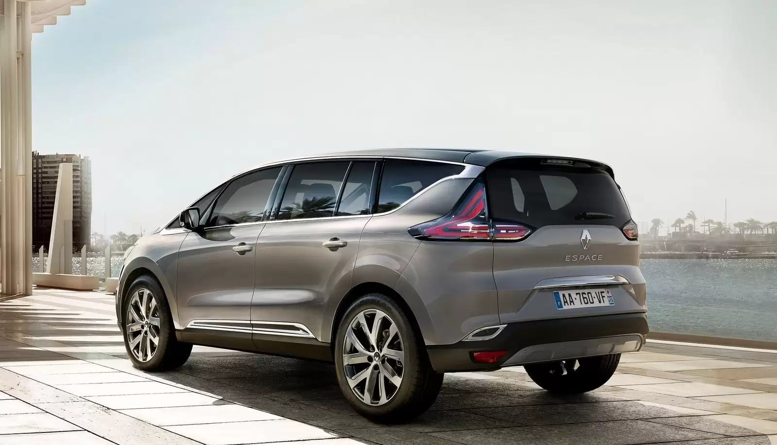 Fotografie vozu Renault Espace Initiale Paris EDC 1.6, 147 kW, Benzinový, Automatická převodovka výroba od 04/2015