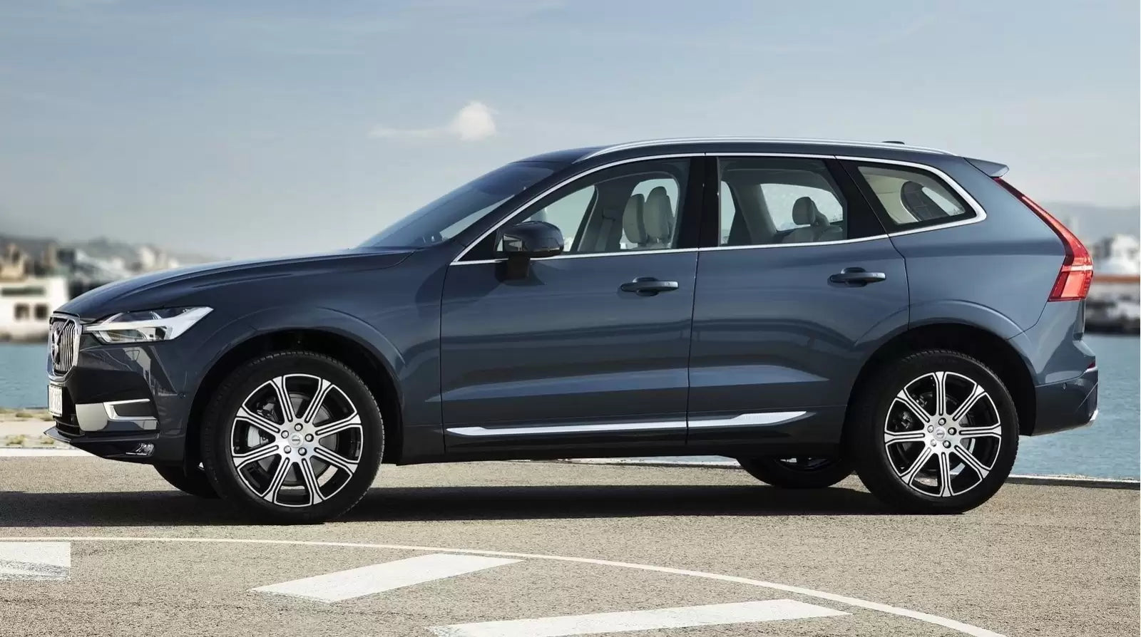 Fotografie vozu Volvo XC60 Momentum 2.0 D4, 140 kW, Naftový, Automatická převodovka výroba od 05/2017