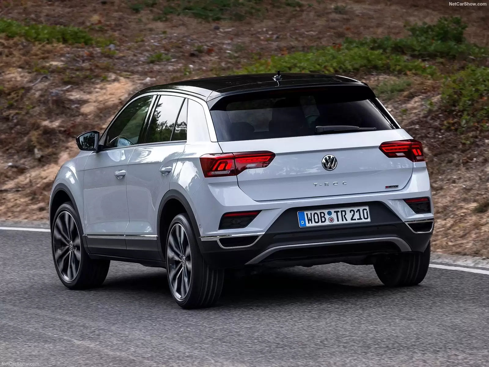 Fotografie vozu Volkswagen T-Roc Sport 2.0, 140 kW, Benzinový, 4x4, Automatická převodovka výroba od 11/2017