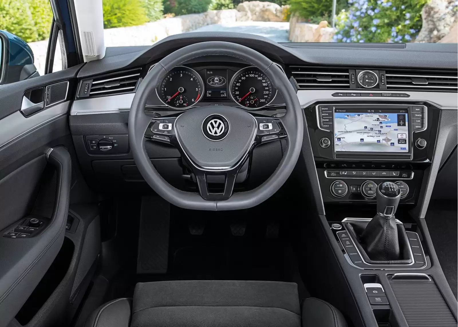 Fotografie vozu Volkswagen Passat Sedan Comfortline 2.0 TDI BMT, 110 kW, Naftový, Automatická převodovka výroba od 10/2014