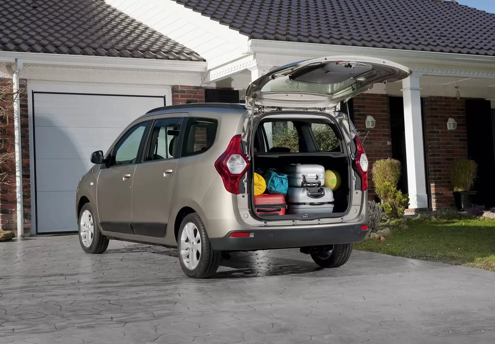 Fotografie vozu Dacia Lodgy Ambiance 1.2, 85 kW, Benzinový výroba 09/2012 - 06/2013
