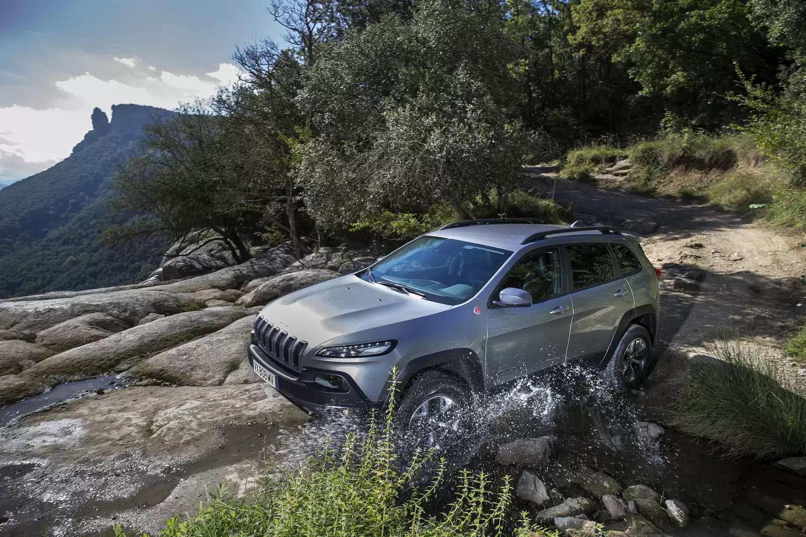 Fotografie vozu Jeep Cherokee Limited 2.0, 103 kW, Naftový výroba 07/2014 - 07/2015