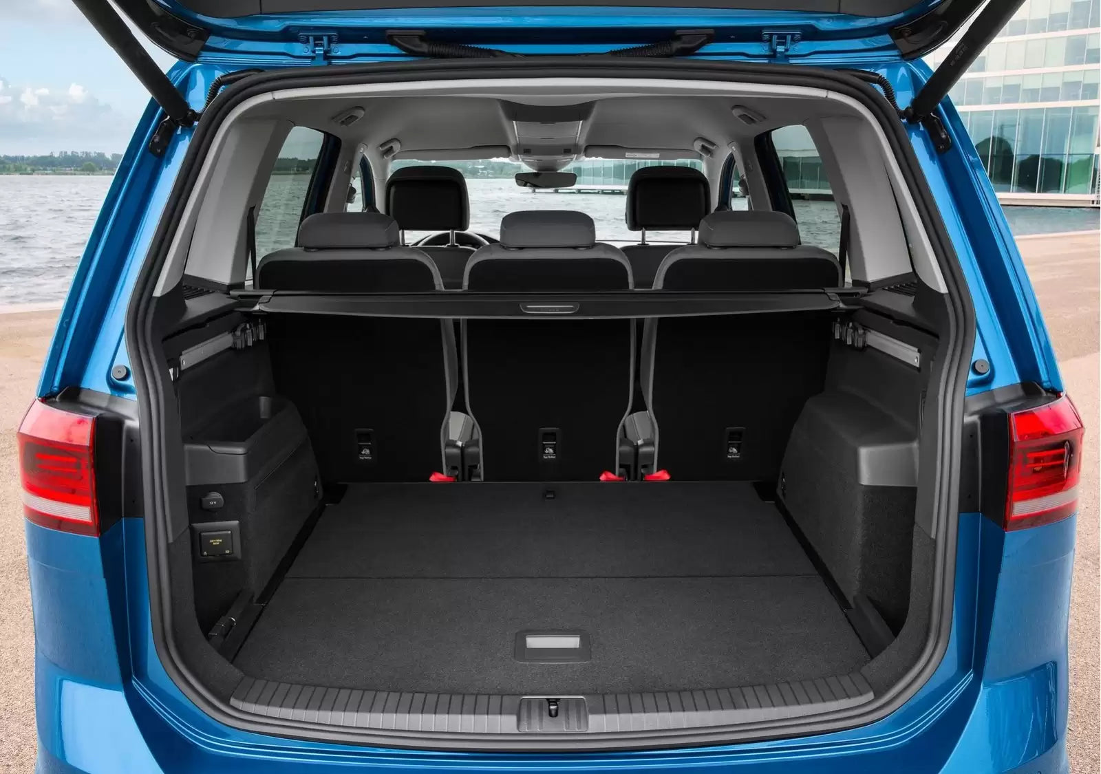 Fotografie vozu Volkswagen Touran Comfortline 1.4 BMT, 110 kW, Benzinový výroba od 09/2015
