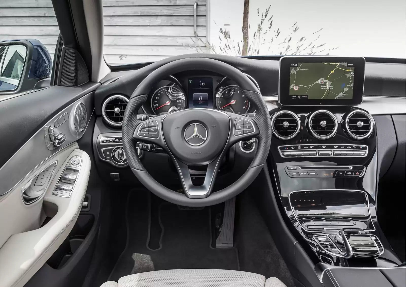 Fotografie vozu Mercedes-Benz Třída C Kombi 9G-TRONIC 2.1, 125 kW, Naftový, Automatická převodovka výroba od 10/2016