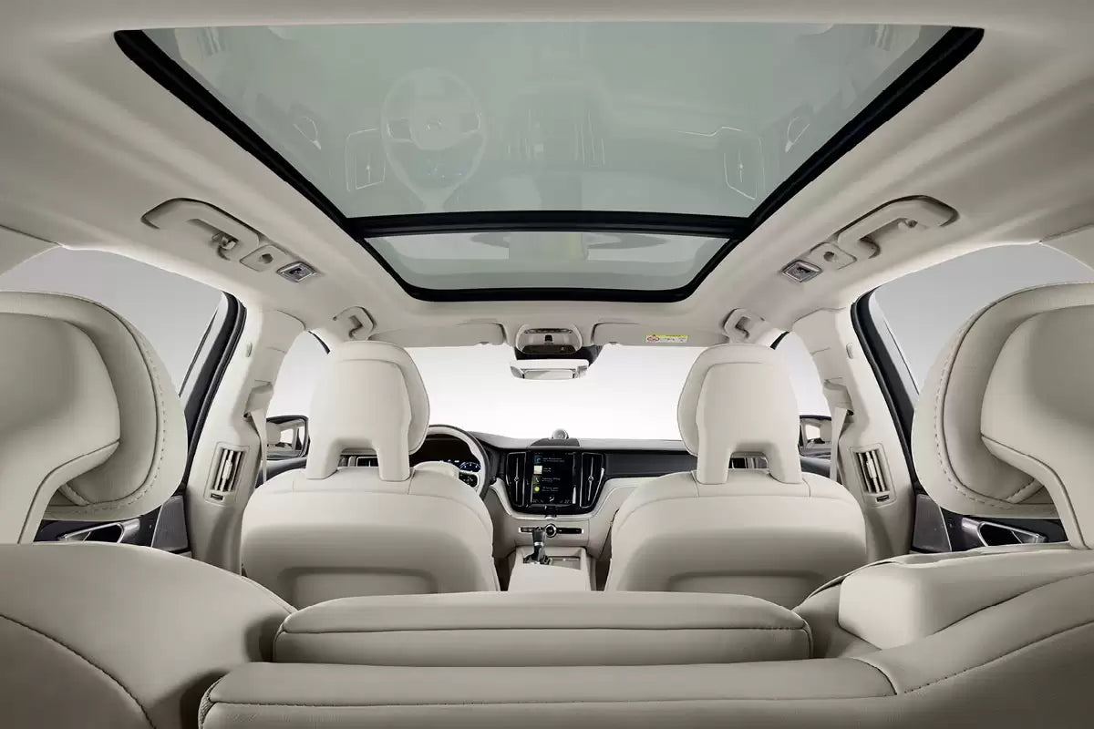 Fotografie vozu Volvo XC60 Momentum 2.0 T8, 295 kW, Hybridní, Automatická převodovka výroba od 07/2017