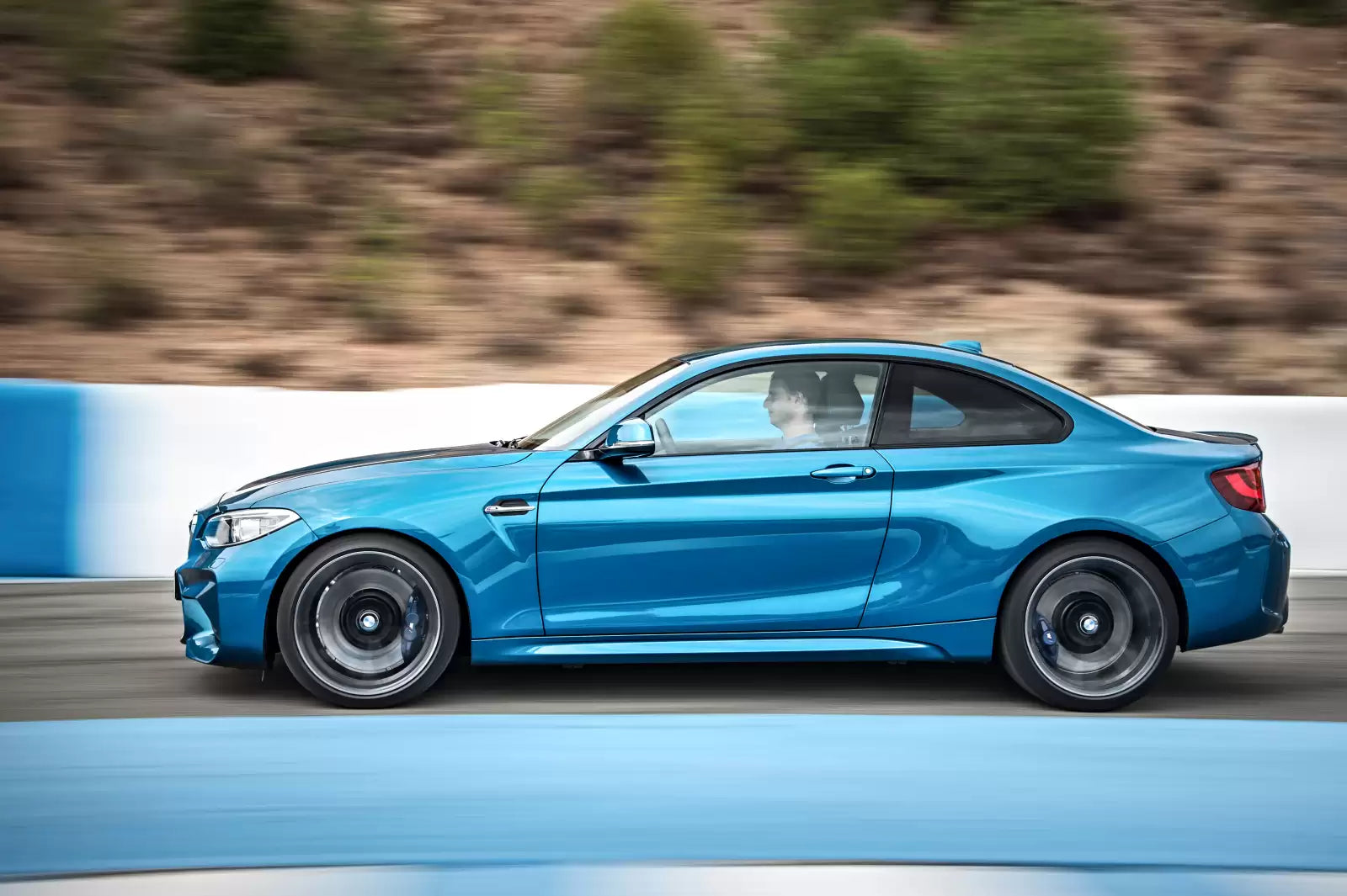 Fotografie vozu BMW Řada 2 M2 (F87) Coupé M 3.0, 272 kW, Benzinový, Automatická převodovka výroba od 04/2016