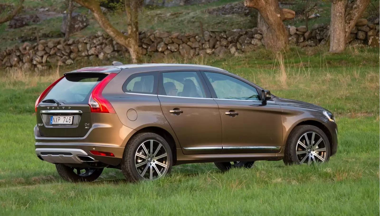 Fotografie vozu Volvo XC60 Edition Dynamic 2.4, 140 kW, Naftový, 4x4, Automatická převodovka výroba od 03/2015