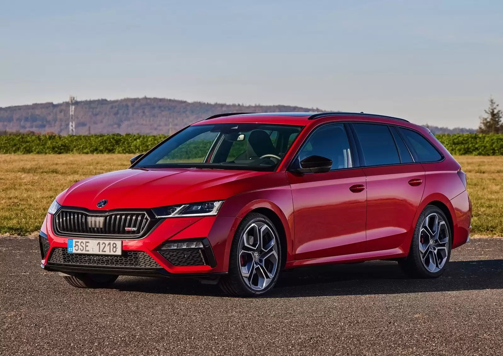 Fotografie vozu Škoda Octavia Combi RS 2.0 TSI 180 kW automatická převodovka výroba od 09/2020