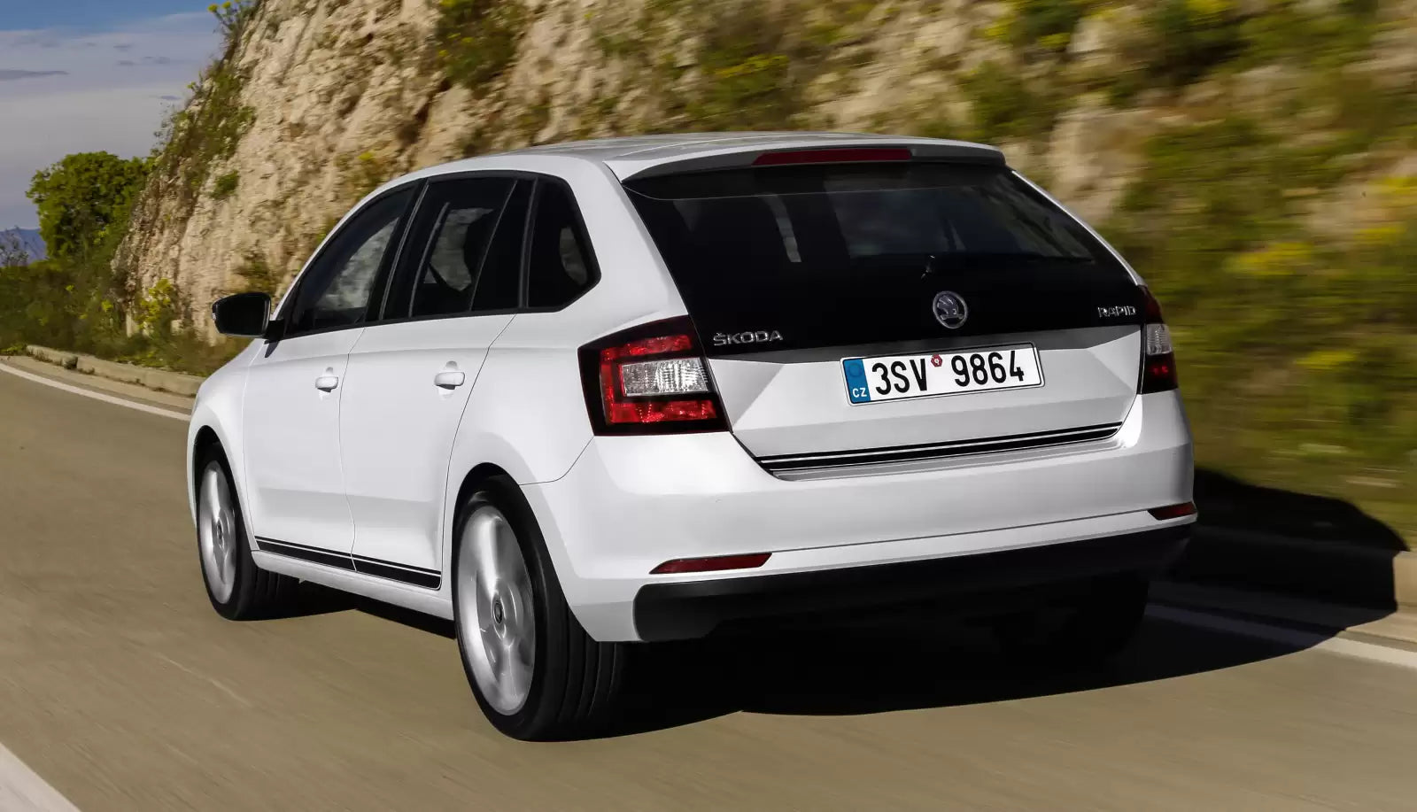 Fotografie vozu Škoda Rapid Spaceback Style 1.0 TSI, 81 kW, Benzinový, Automatická převodovka výroba od 07/2018